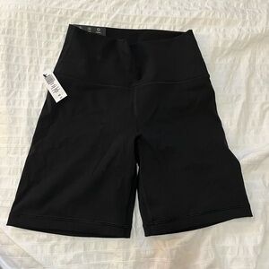 New with tags TNA slick high rise bike shorts
